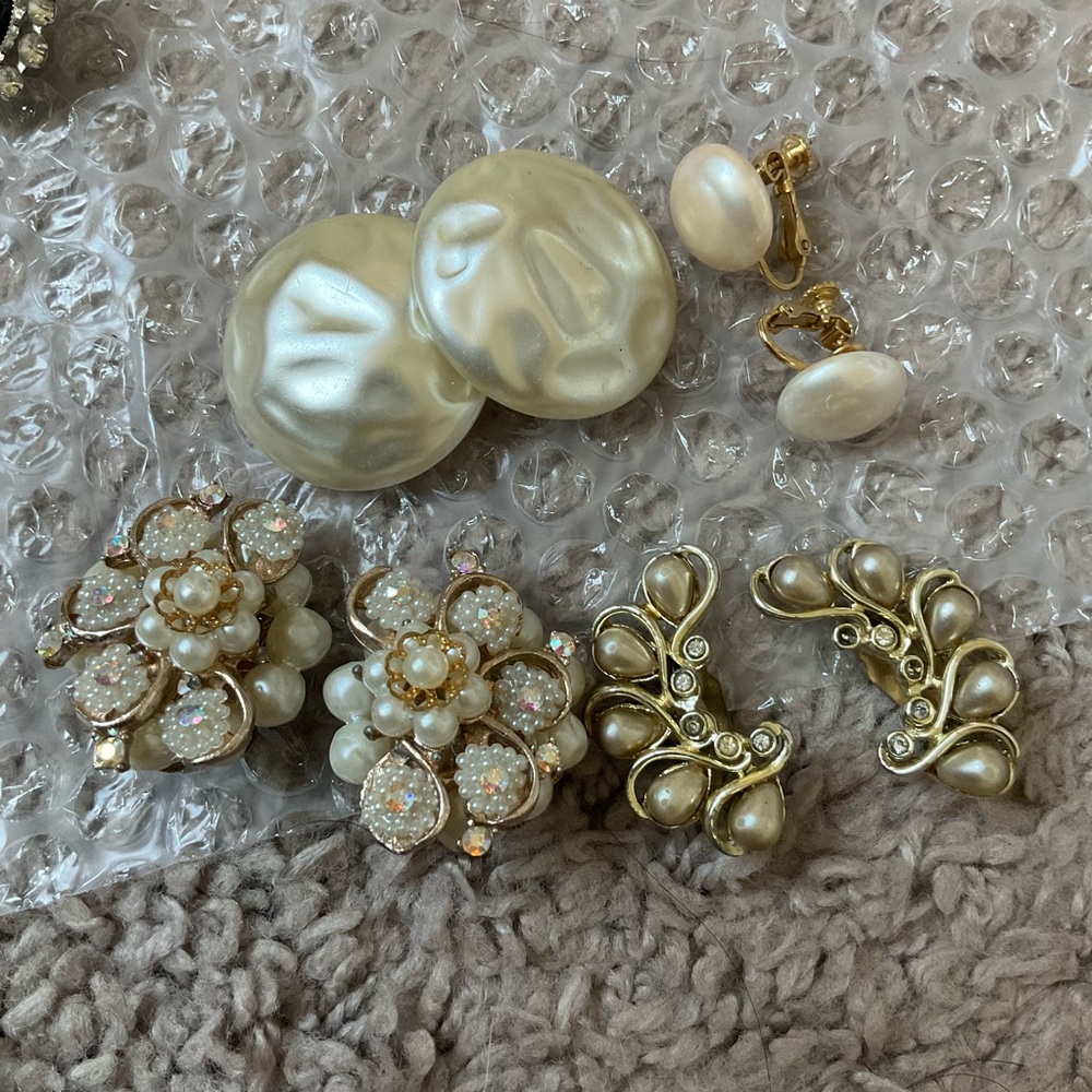 sold！9 lots  of earrings signed